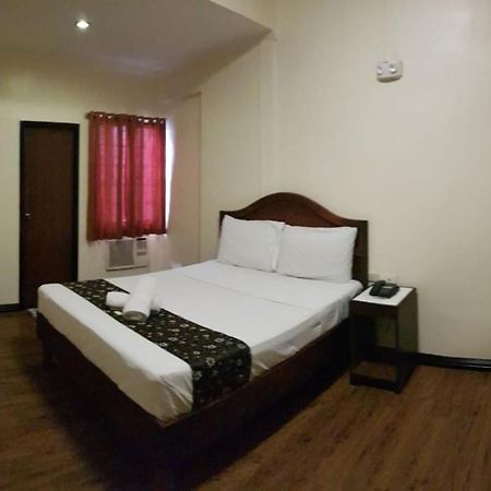 Grand Traveler Suite Inc Makati City Exteriér fotografie